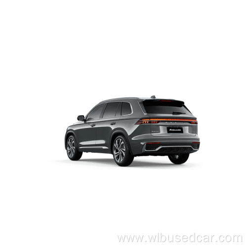 New four-wheel drive petrol car Geely Monjaro silver